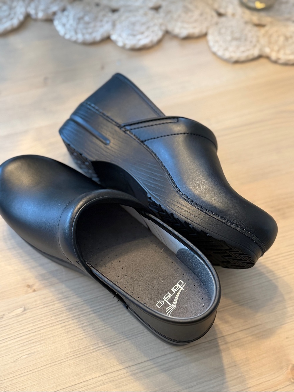 Dansko Black Leather Slip-On Clogs - NEVER WORN - Picture 4 of 4